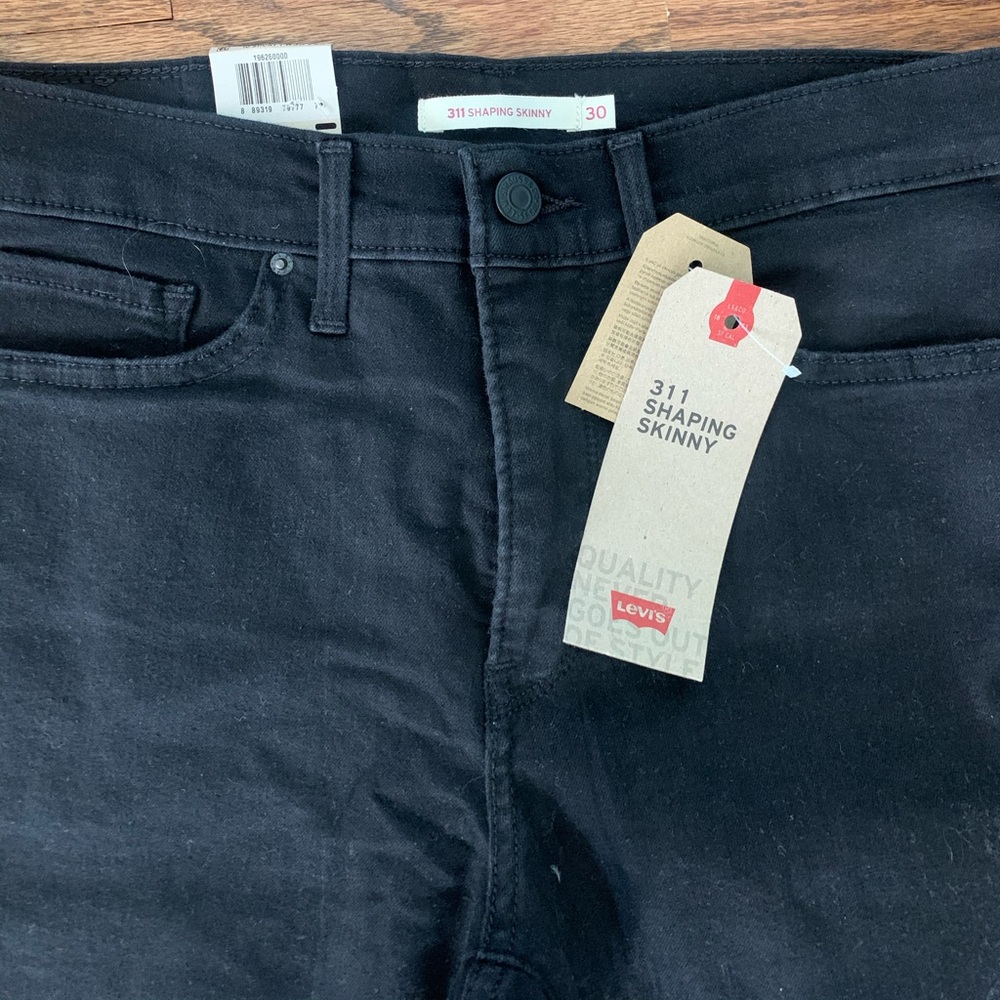 Brand new  Levi’s 311 shaping skinny jeans